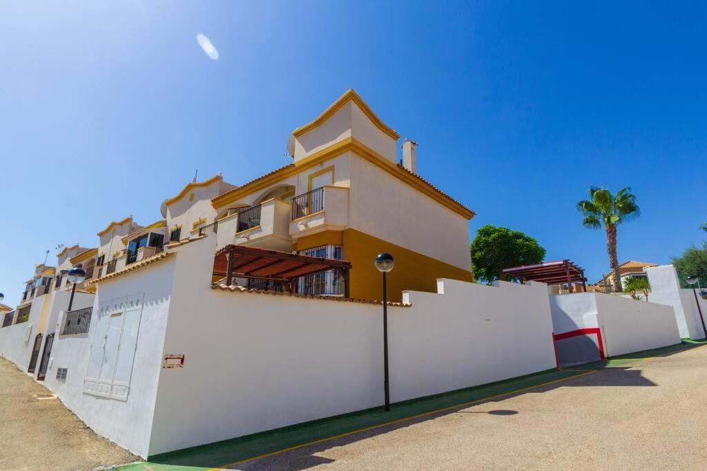 Вілла La Casa De Mi Suenos Торрев'єха Екстер'єр фото